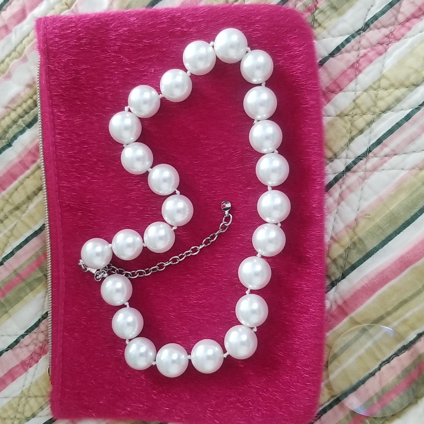 Vintage Tommy Hilfiger Faux Pearl Necklace 38$